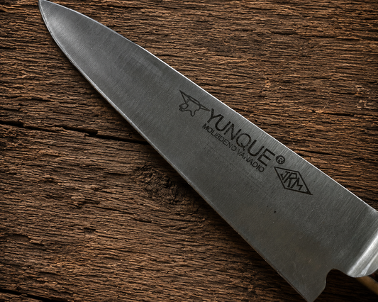 Handcrafted 14cm Molybdenum Vanadium Knife - Red Quebracho wood & Alpaca Handle