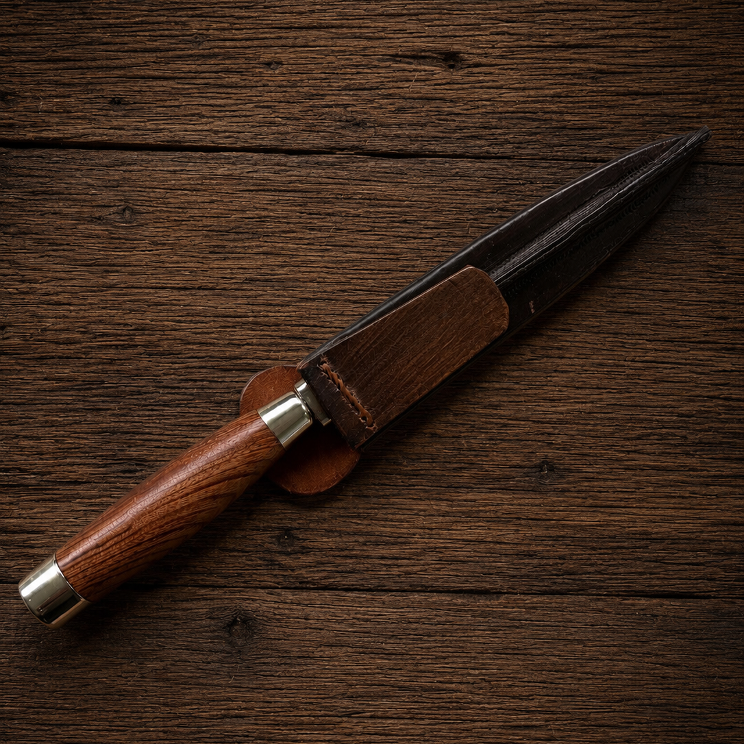 Handcrafted 14cm Molybdenum Vanadium Knife - Urunday wood & Alpaca Handle